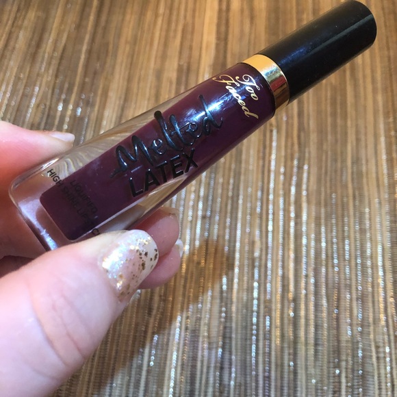 Too faced Melted Latex Lipstick - Picture 3 of 4